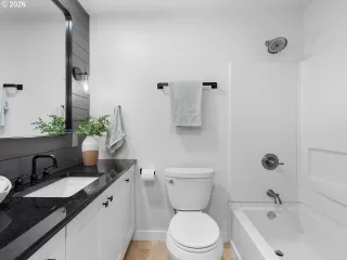 Photo #3: 703413502 Listing 