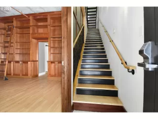 Photo #6: 703541885 Listing 