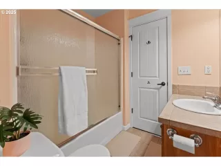 Photo #6: 705483254 Listing 