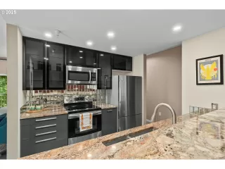 Photo #3: 705705569 Listing