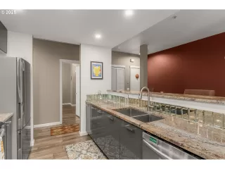 Photo #6: 705705569 Listing