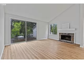 Photo #4: 706023072 Listing 