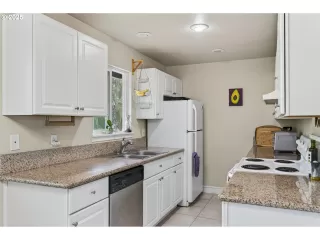 Photo #4: 706043632 Listing 