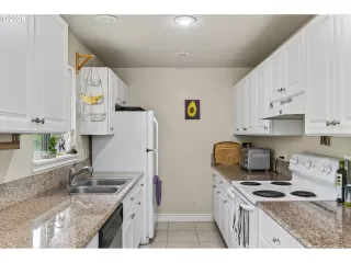 Photo #5: 706043632 Listing 