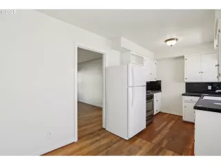 Photo #5: 706105509 Listing 