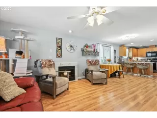 Photo #4: 706133596 Listing 