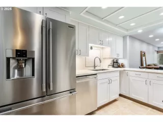 Photo #3: 706349507 Listing