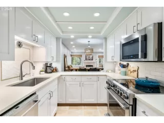 Photo #6: 706349507 Listing