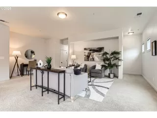 Photo #5: 706662886 Listing