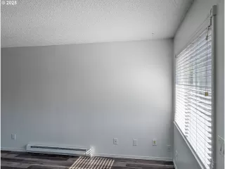 Photo #3: 707110313 Listing