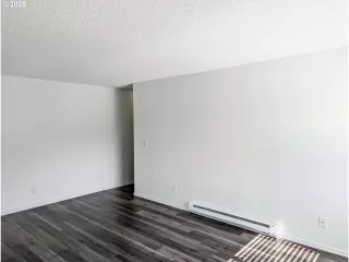 Photo #4: 707110313 Listing