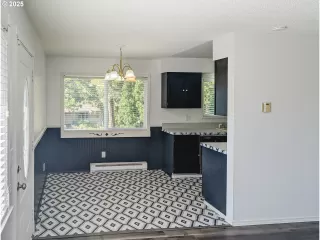 Photo #6: 707110313 Listing