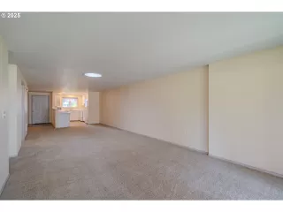 Photo #6: 707525817 Listing