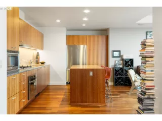 Photo #2: 707584602 Listing 