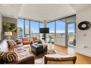 Photo #6: 707584602 Listing 