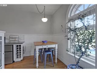 Photo #3: 707643753 Listing