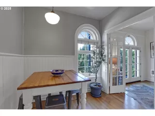 Photo #5: 707643753 Listing