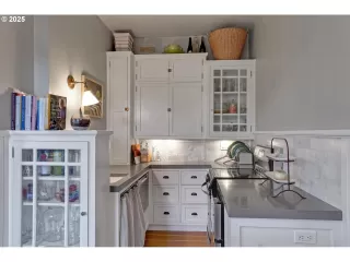 Photo #6: 707643753 Listing