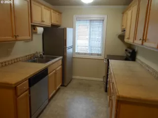 Photo #3: 708186597 Listing 
