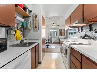 Photo #6: 708275317 Listing 