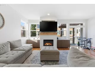 Photo #2: 709655056 Listing