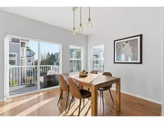 Photo #6: 709655056 Listing