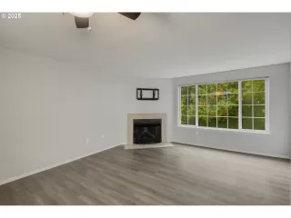 Photo #4: 709875974 Listing