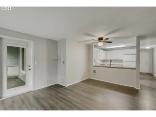 Photo #6: 709875974 Listing