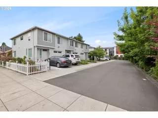 Photo #3: 710112356 Listing