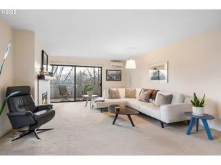 Photo #3: 710450174 Listing