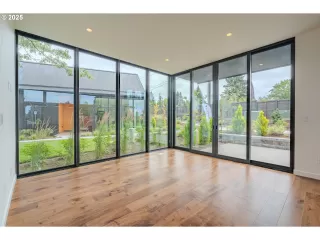 Photo #5: 710603924 Listing