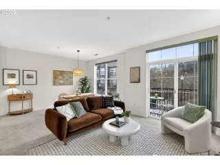 Photo #4: 710989275 Listing 