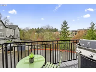 Photo #5: 710989275 Listing 