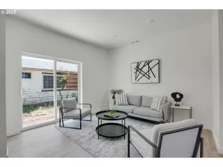 Photo #2: 711134382 Listing