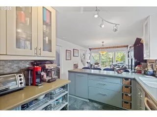 Photo #4: 711316525 Listing 