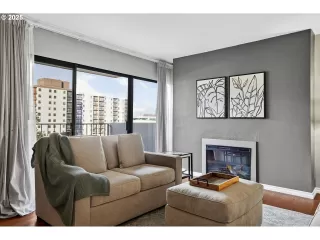 Photo #4: 711465521 Listing 