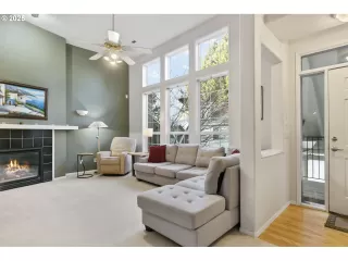 Photo #3: 711498501 Listing