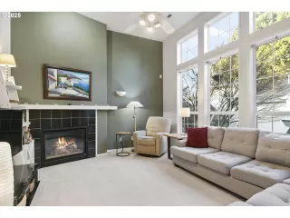 Photo #4: 711498501 Listing