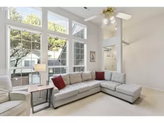 Photo #5: 711498501 Listing