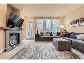 Photo #4: 711576516 Listing