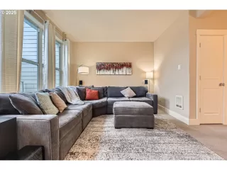 Photo #6: 711576516 Listing