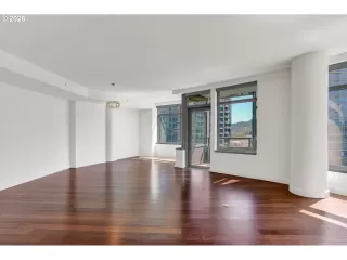 Photo #6: 712823576 Listing