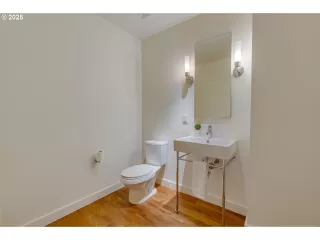 Photo #3: 712912153 Listing