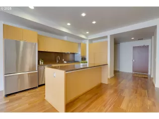 Photo #6: 712912153 Listing