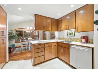 Photo #3: 712969090 Listing