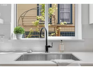 Photo #5: 712971923 Listing