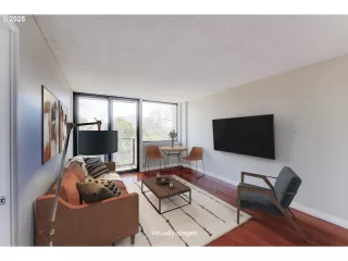 Photo #4: 713048172 Listing