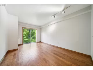 Photo #3: 713073076 Listing 