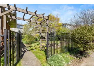 Photo #2: 713088484 Listing