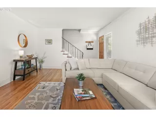 Photo #6: 713088484 Listing